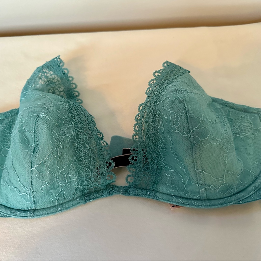 Vs Bra